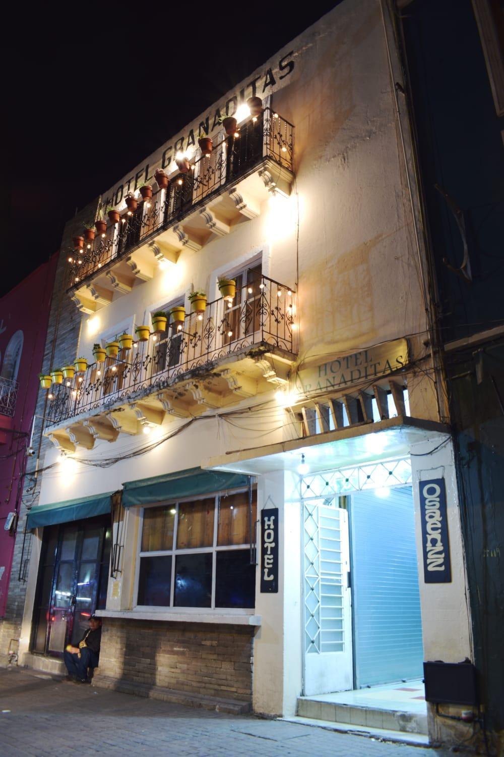 Osaenzz Hotel *